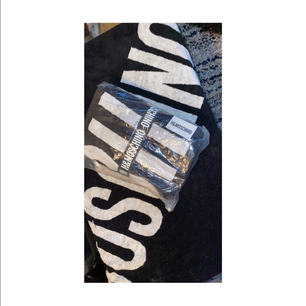 Moschino towel